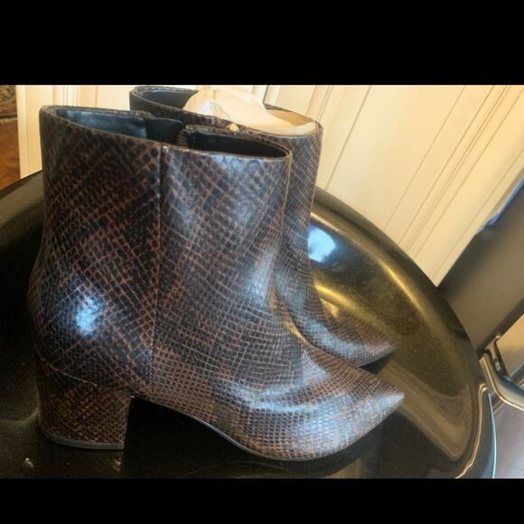 Dyvine bootie by Marc Fisher Sz 8.5 - Picture 3 of 10
